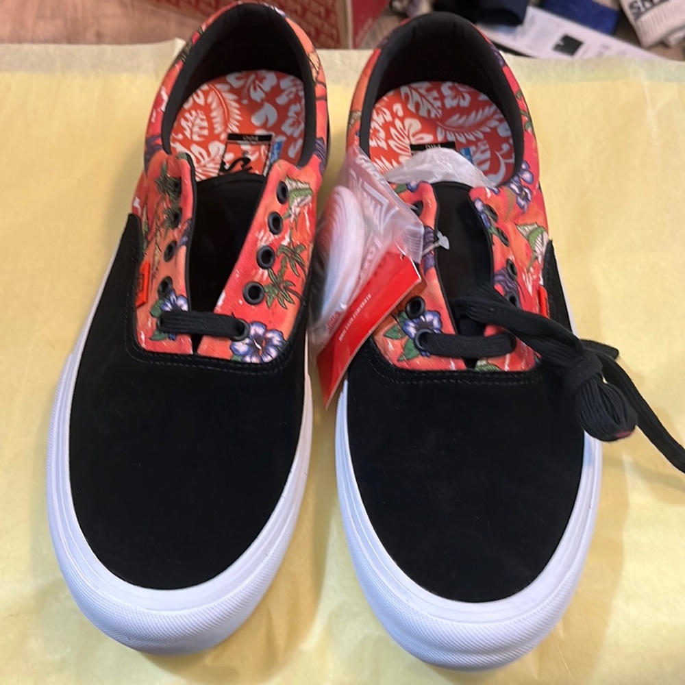 NWT vans special skate shoe
